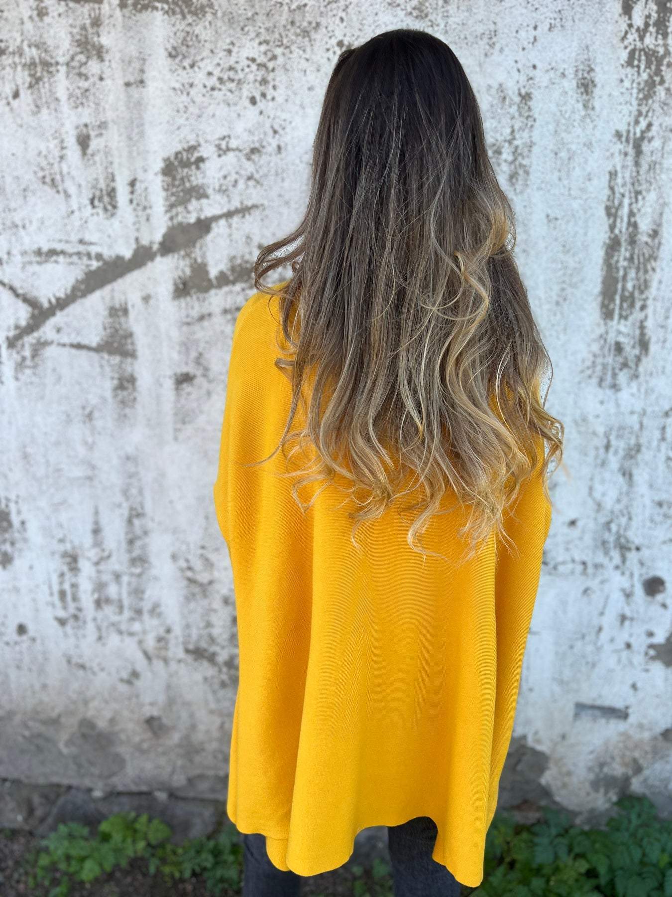 Willa London™ | Taliah Cashmere V-Neck Pullover