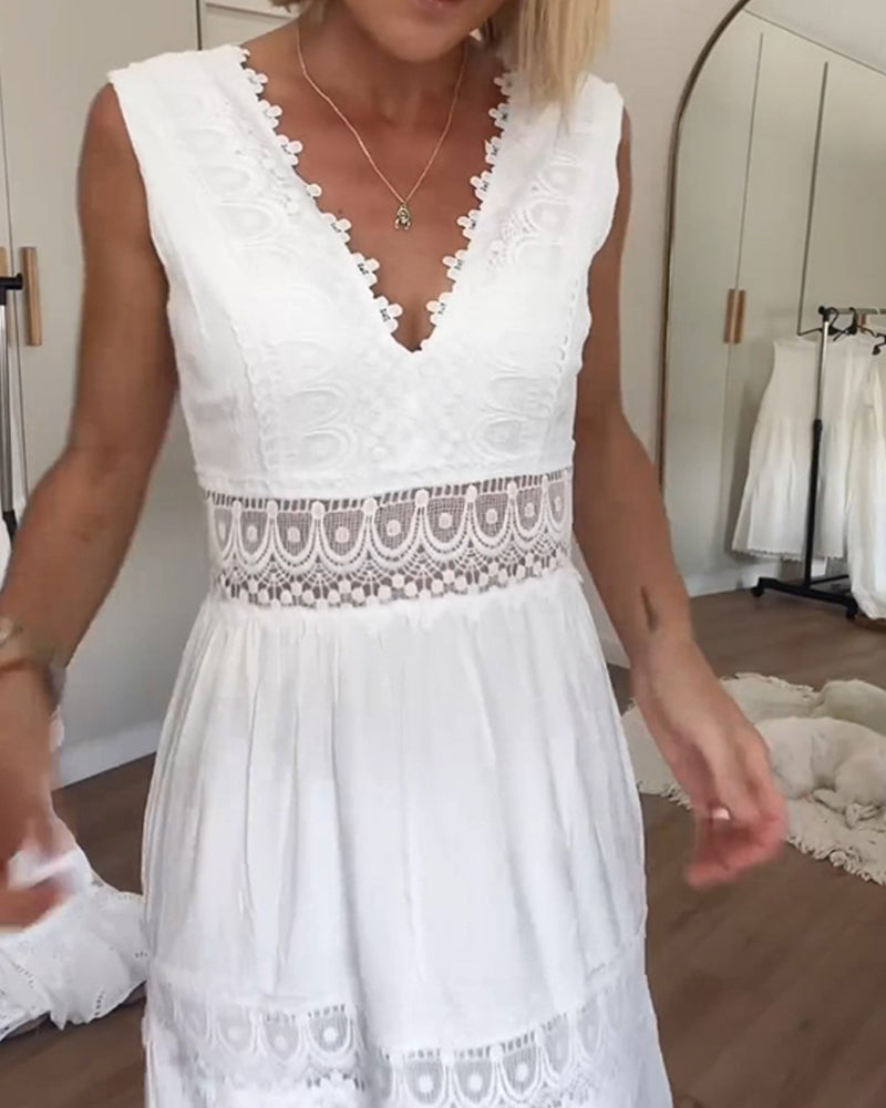 Willa London™ | Lace Elegance Midi Dress