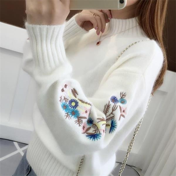 Willa London™ | Floral Elegance Knit Sweater