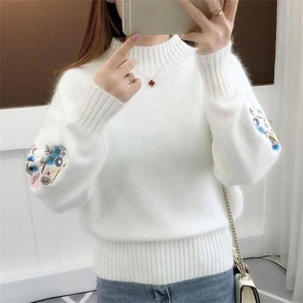 Willa London™ | Floral Elegance Knit Sweater