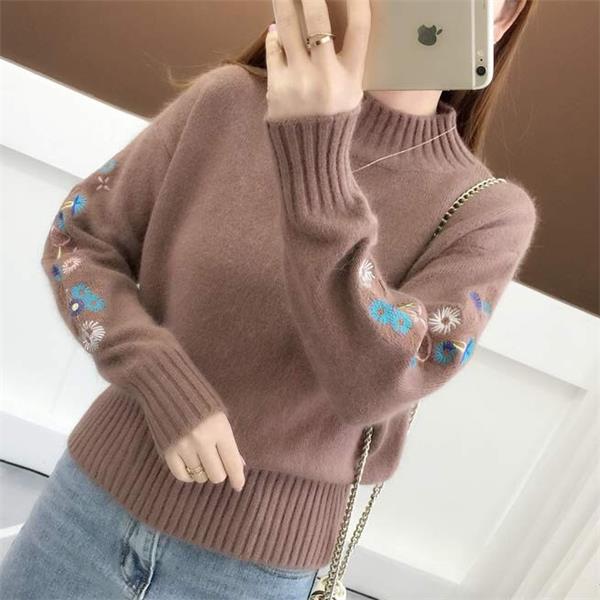 Willa London™ | Floral Elegance Knit Sweater