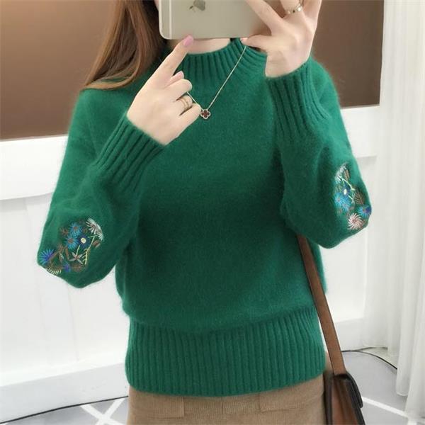 Willa London™ | Floral Elegance Knit Sweater