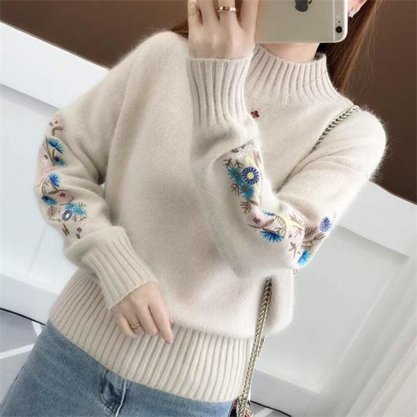 Willa London™ | Floral Elegance Knit Sweater