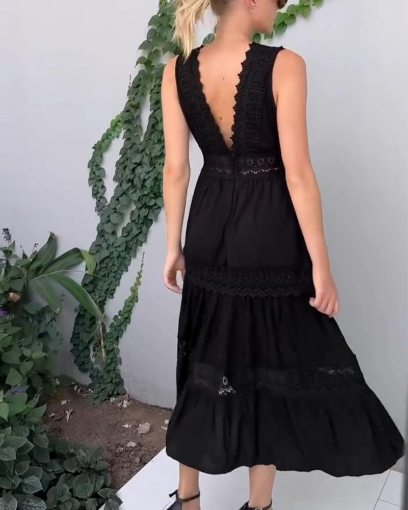Willa London™ | Lace Elegance Midi Dress