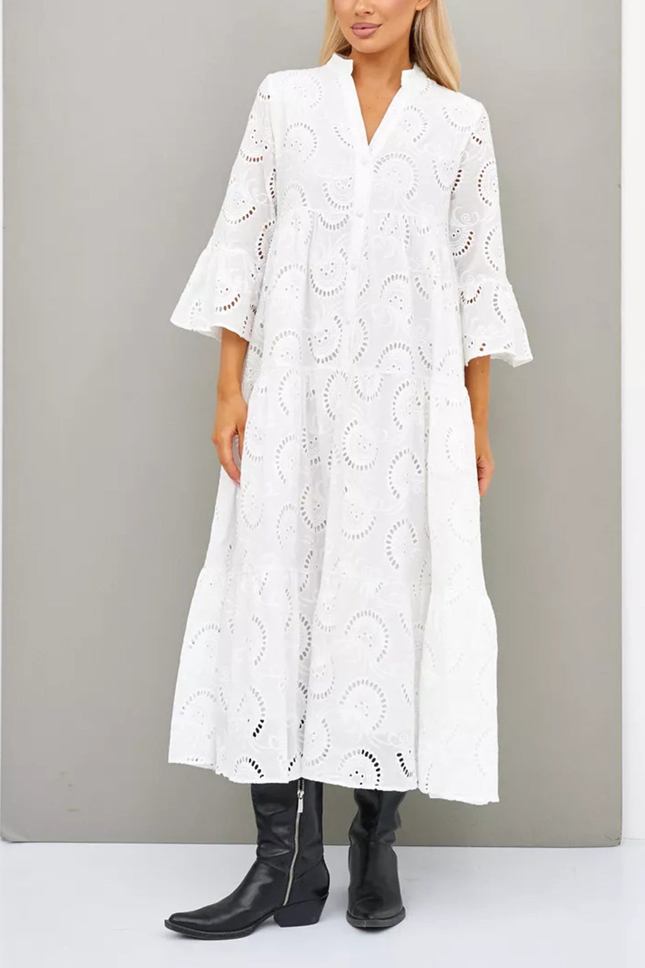 Willa London™ | Serene Embroidery Dress