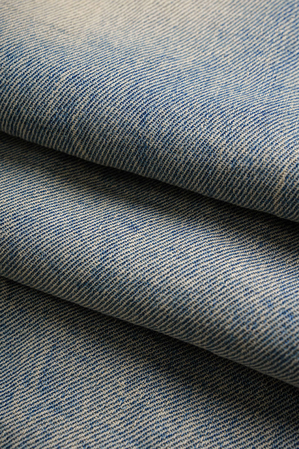 Willa London™ | Effortless Fray Jeans