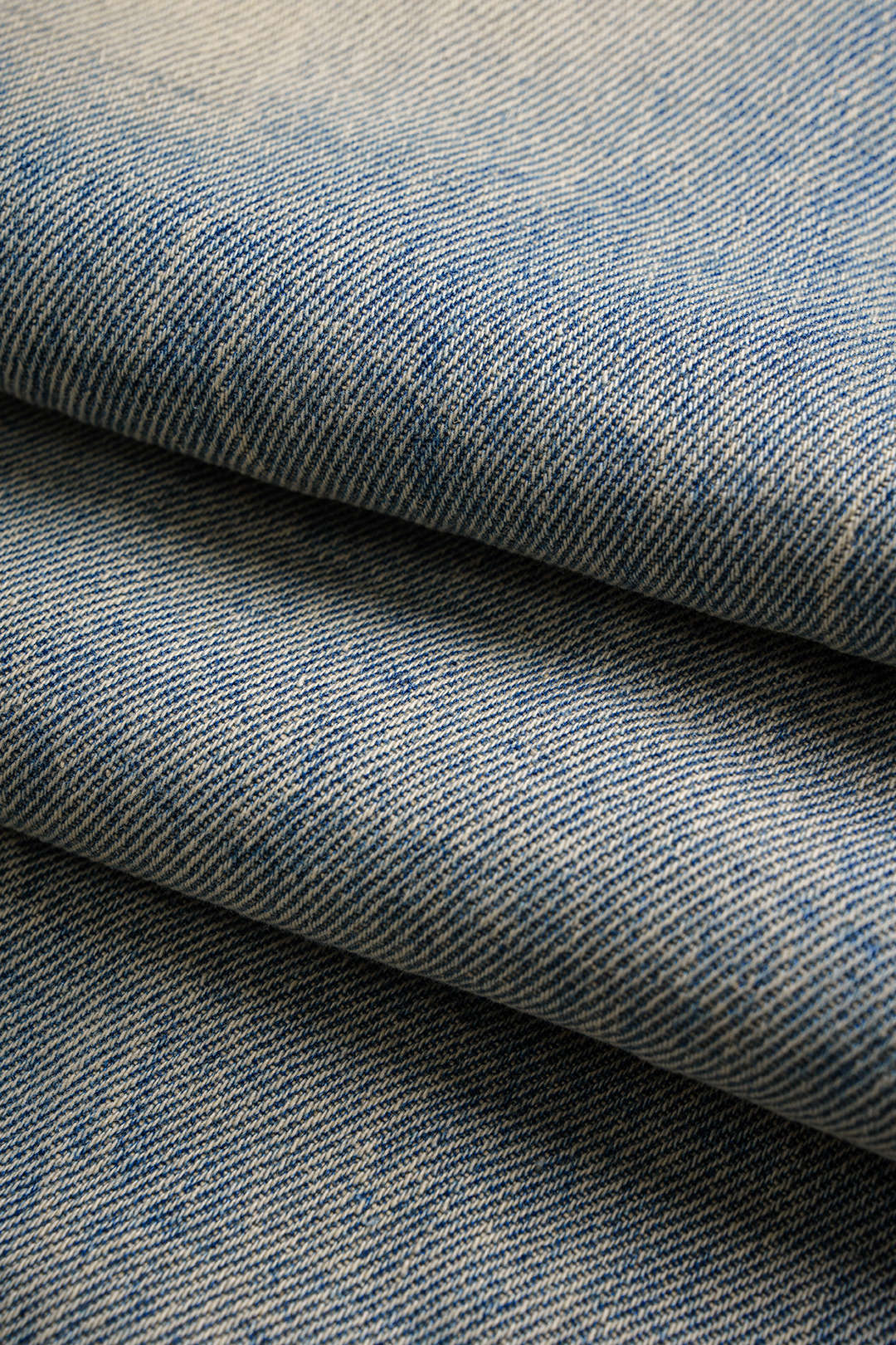 Willa London™ | Effortless Fray Jeans