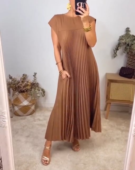 Willa London™ | Elegance in Motion Maxi Dress