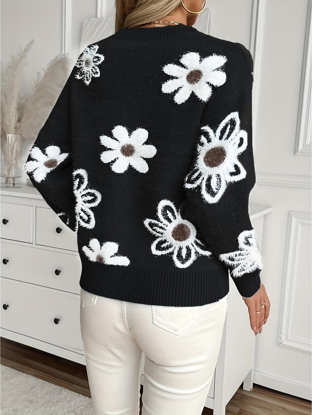 Willa London™ | Floral Elegance Sweater